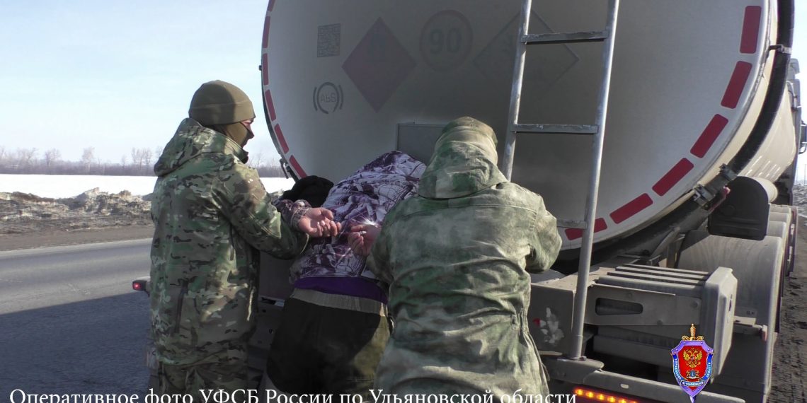 Начсклада ГСМ ульяновской «лётки» пойдёт под суд за присвоение денег