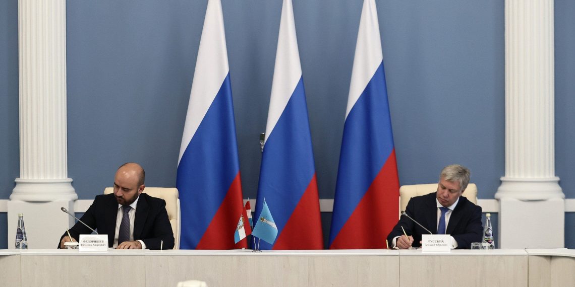 Русских и Федорищев подписали соглашение о сотрудничестве между Ульяновской и Самарской областями