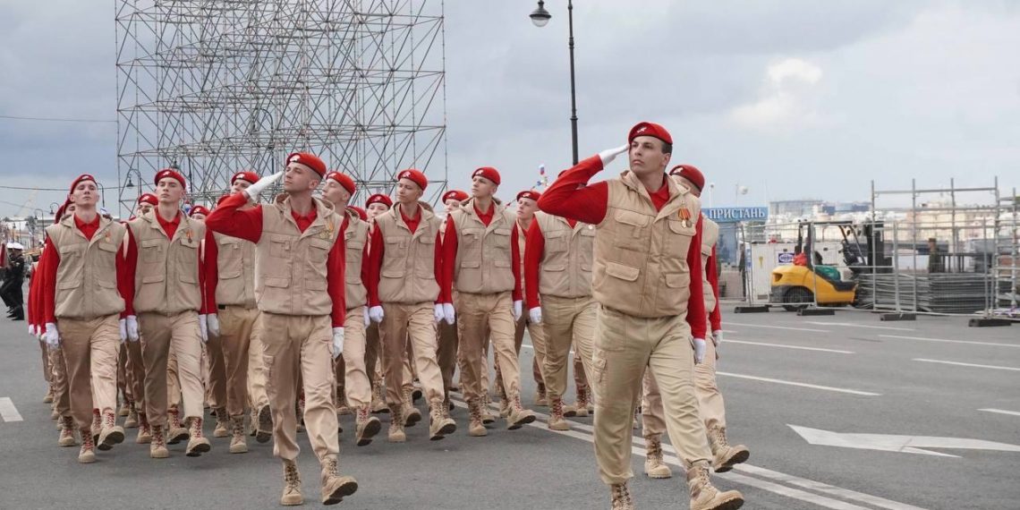 Ульяновские школьники пройдут торжественным маршем на параде ВМФ в Петербурге