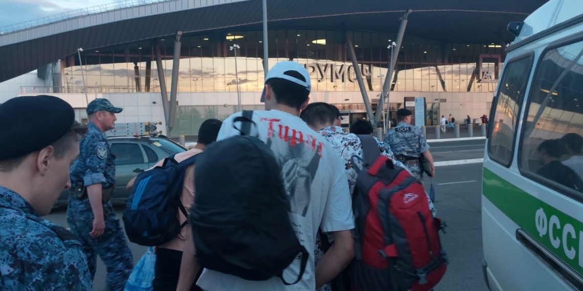 На неделе ульяновские приставы выдворили за пределы РФ 16 иностранцев