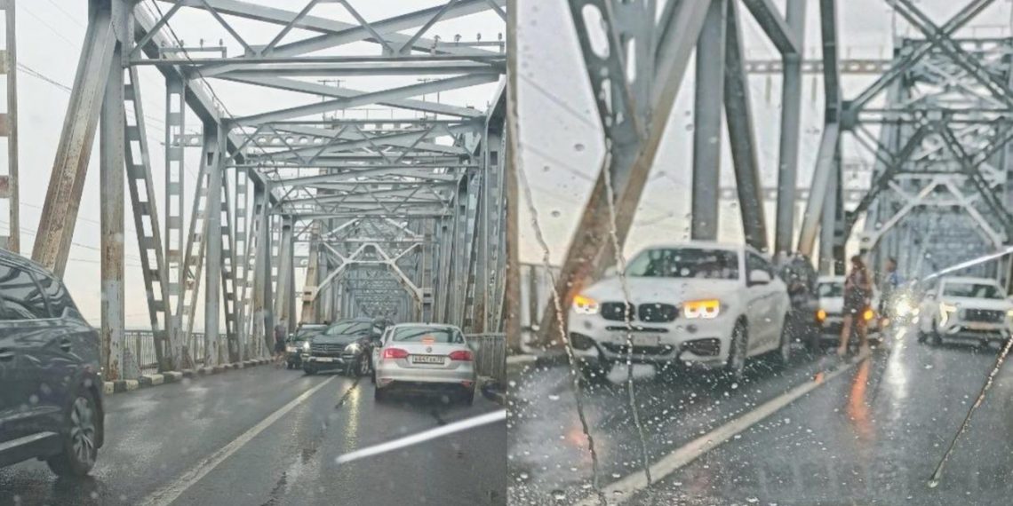 Императорский мост снова встал в пробке после ДТП