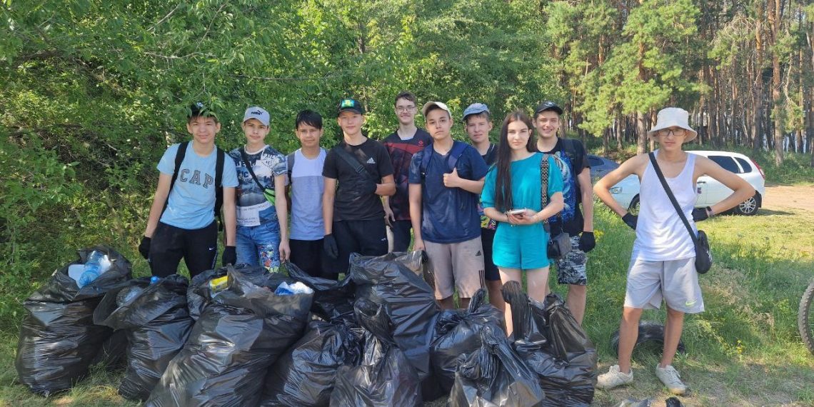 Ульяновская молодёжь прибирается в общественных пространствах города