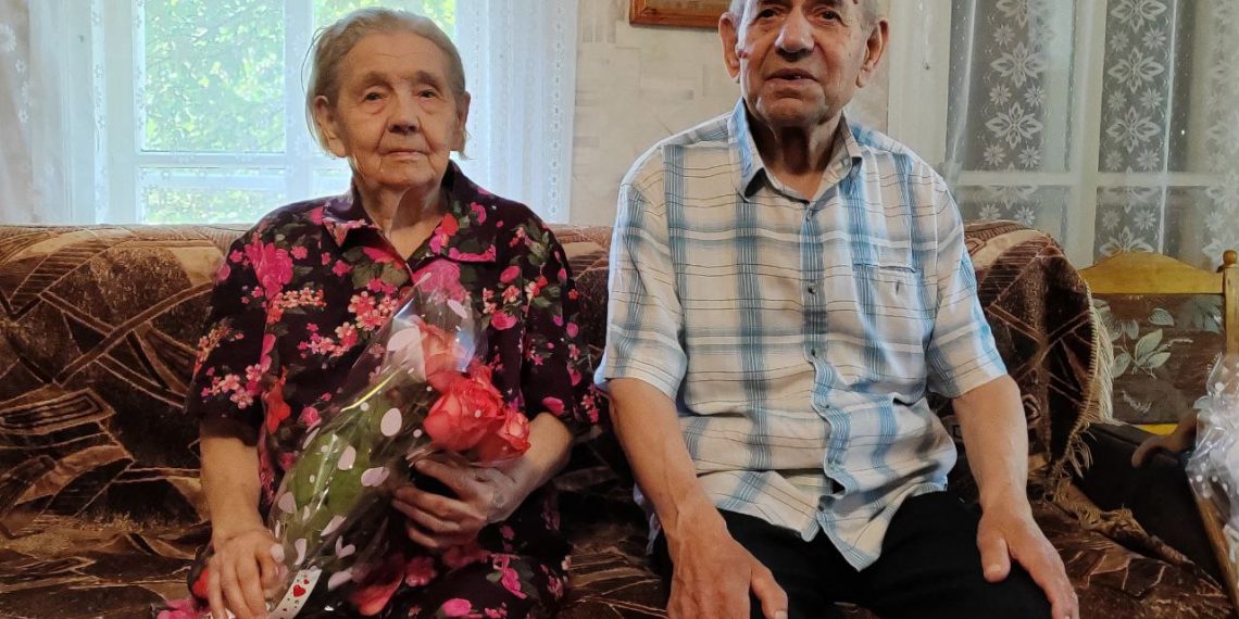 Супруги Сафроновы из Бестужево отметили 70 лет совместной жизни