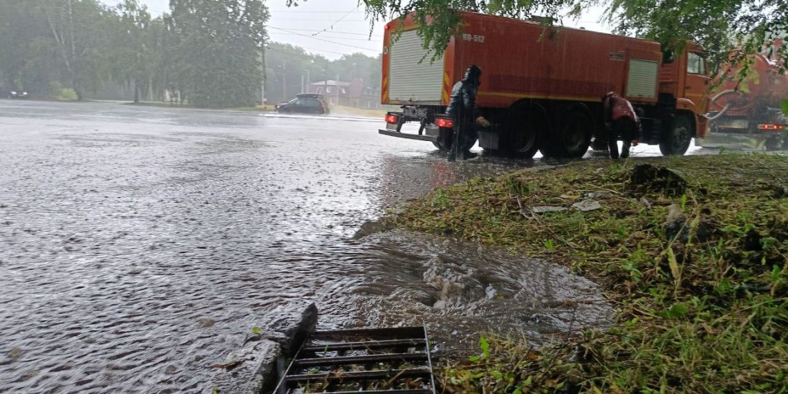 Половина месячной нормы осадков выпала на Ульяновск за 27 минут