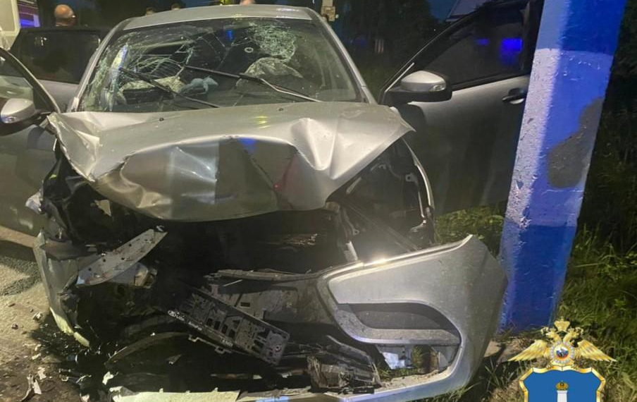 В лобовом столкновении»X-Ray» и «Гранты» под Ульяновском пострадали два человека