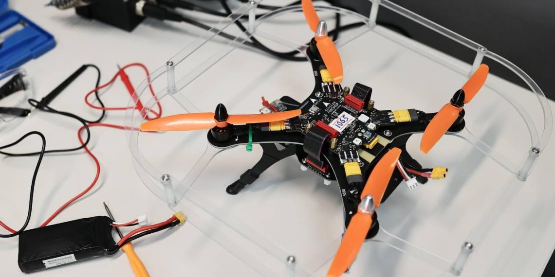 17 классов по беспилотникам откроют для школьников и студентов Ульяновской области