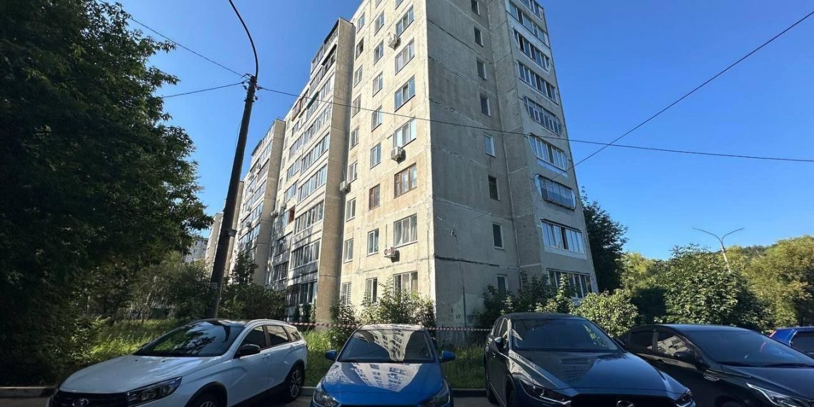 В девятиэтажке на Песках в Ульяновске обрушился парапет крыши