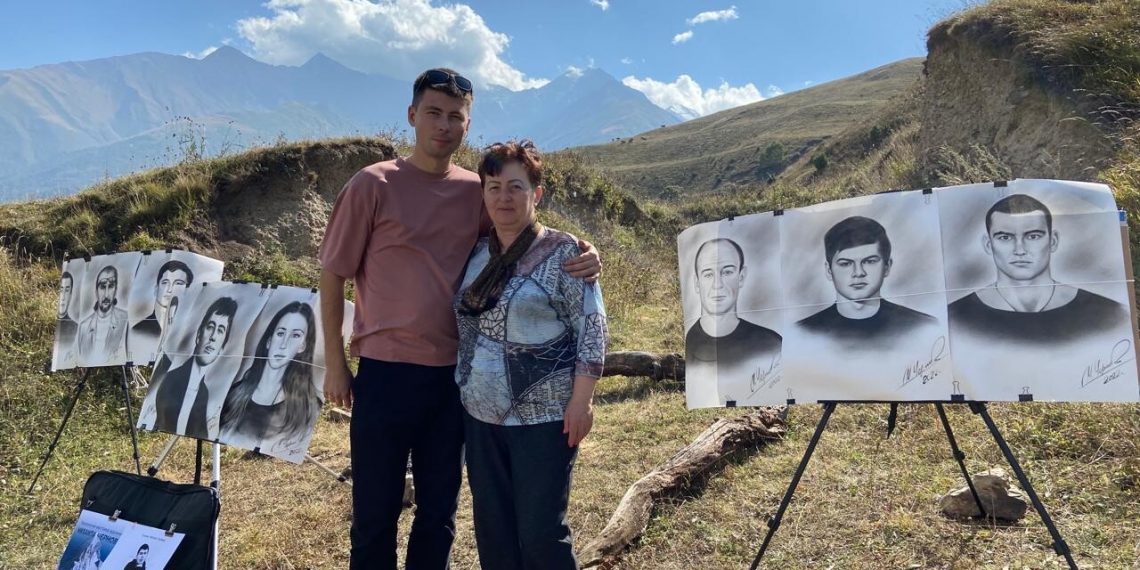 Ульяновский художник Михаил Чернов написал 334 портрета жертв теракта в Беслане