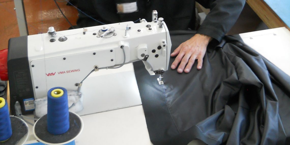 Одежду для инженеров и рыбаков начали шить в ульяновской исправительной колонии