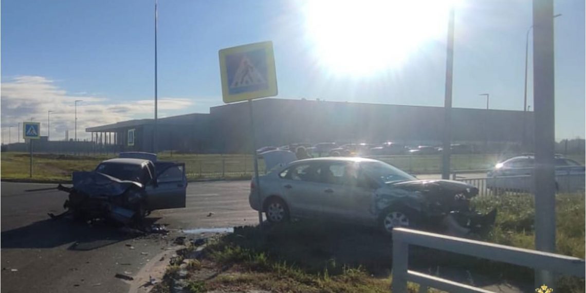 На 46-м проезде Инженерном в Ульяновске не смогли разъехаться две легковушки