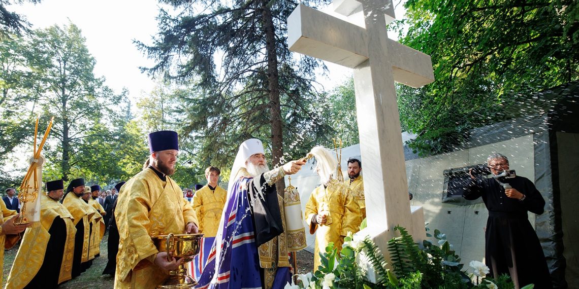 В центре Ульяновска освятили поклонный крест на месте разрушенного Николаевского собора
