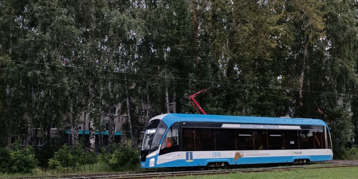 В Ульяновске пассажирка трамвая уронила на пол ребёнка