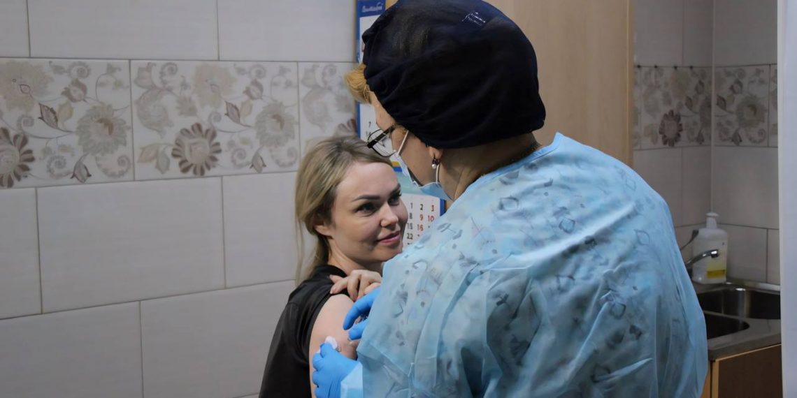 Глава ульяновского Минздрава Мария Шалягина укололась от гриппа