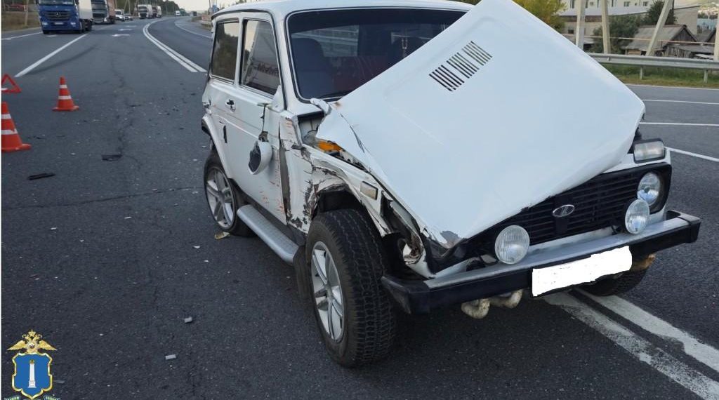 В столкновении двух фур и «Нивы» под Ульяновском серьёзно пострадала пенсионерка