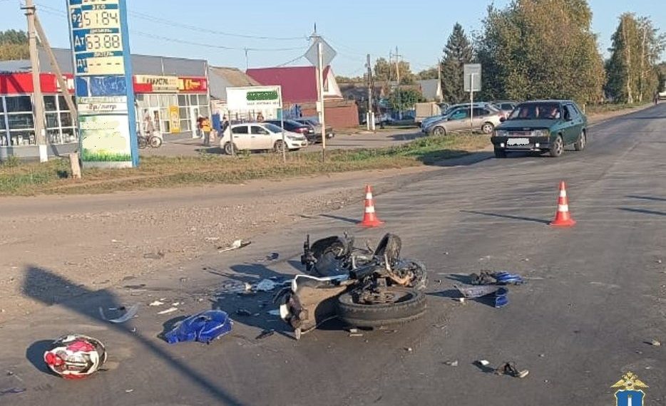 В столкновении с «Приорой» пострадал 16-летний мотоциклист из Старой Майны