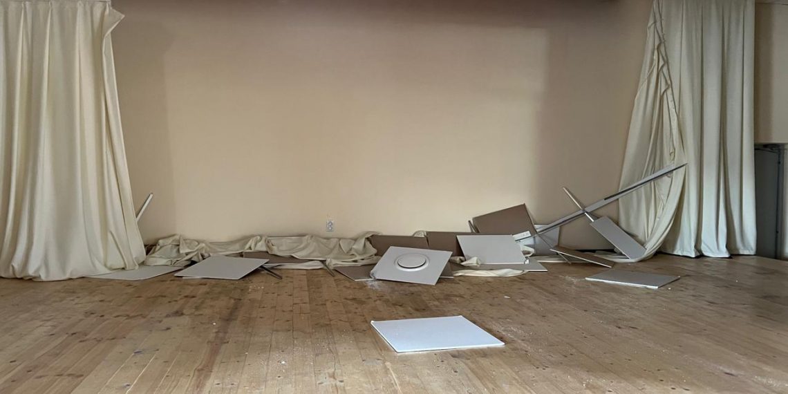 Подвесной потолок обрушился в ДК сенгилеевского села Шиловка