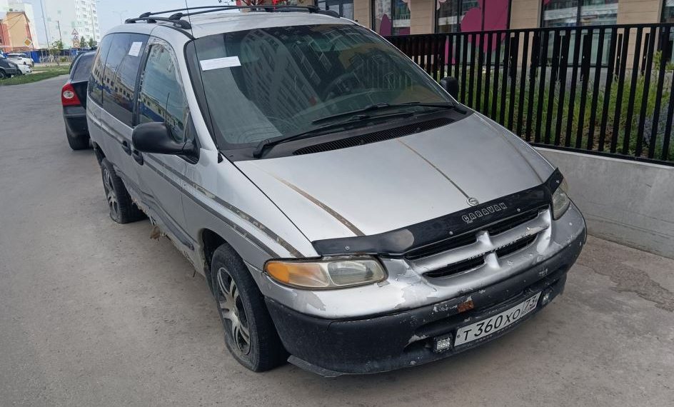 Брошенный минивэн Dodge Caravan обнаружили в Дальнем Засвияжье