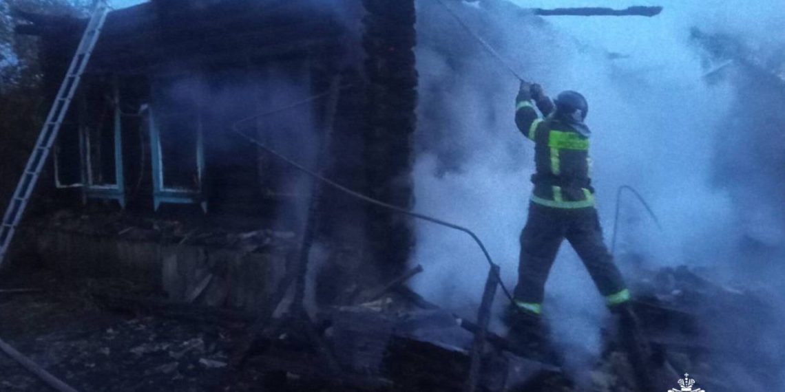 Мужчина и его 16-летний сын погибли на пожаре в Базарном Сызгане