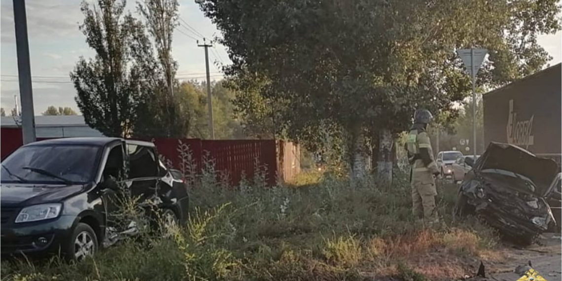 «Гранта» и «Приора» жёстко столкнулись на 3-м Инженерном проезде в Ульяновске