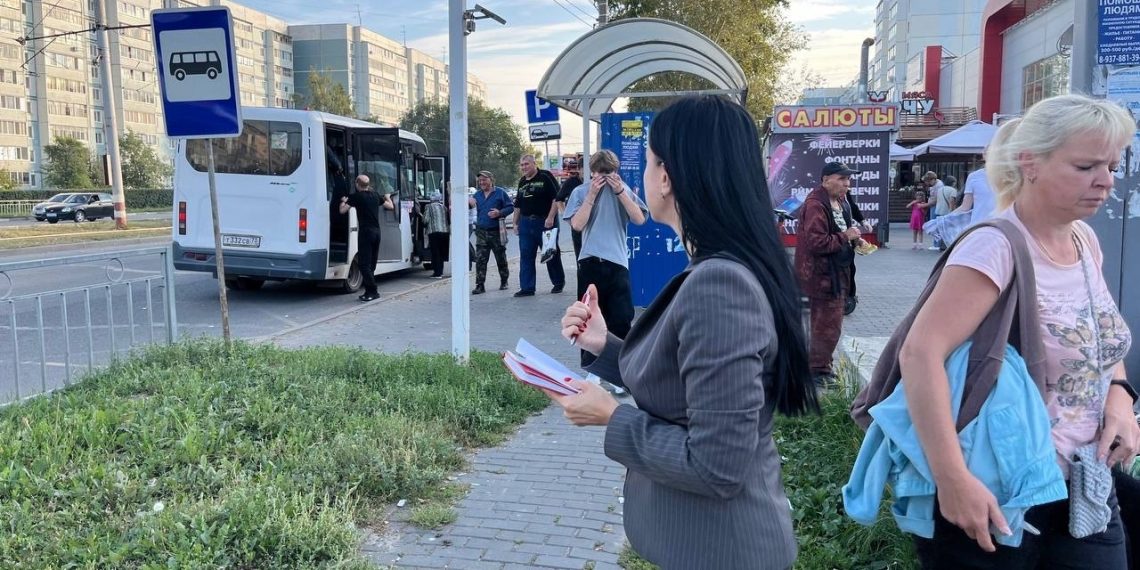 «В час пик уехать невозможно»: ульяновские маршрутки систематически нарушают график движения