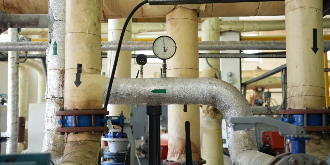 Выходные жильцы домов на Луначарского в Ульяновске встречают с теплыми батареями