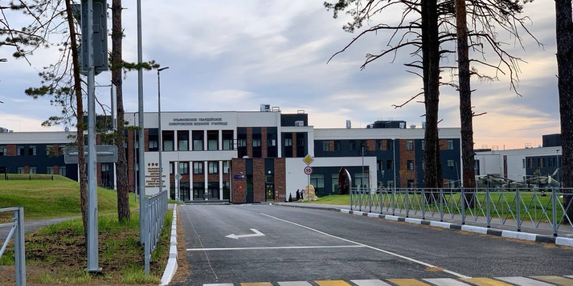 К Суворовскому училищу запустят троллейбусы с возможностью автономного хода