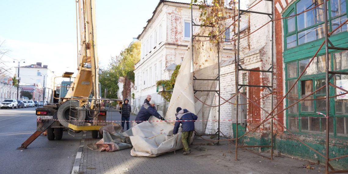 Ульяновская мэрия сорвала тряпку с дома Юргенса в центре города
