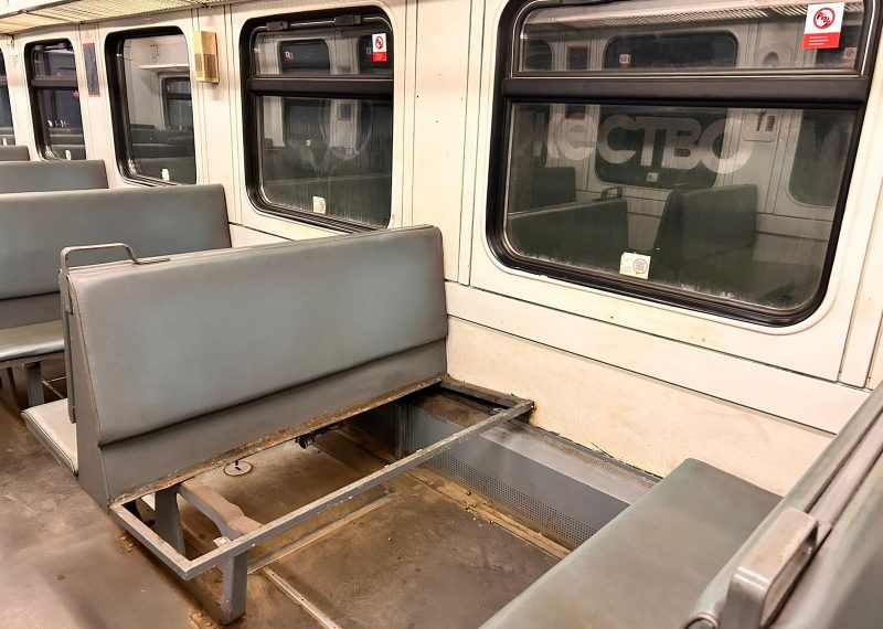 Пьяный ульяновец выдрал сиденье в сызранской электричке