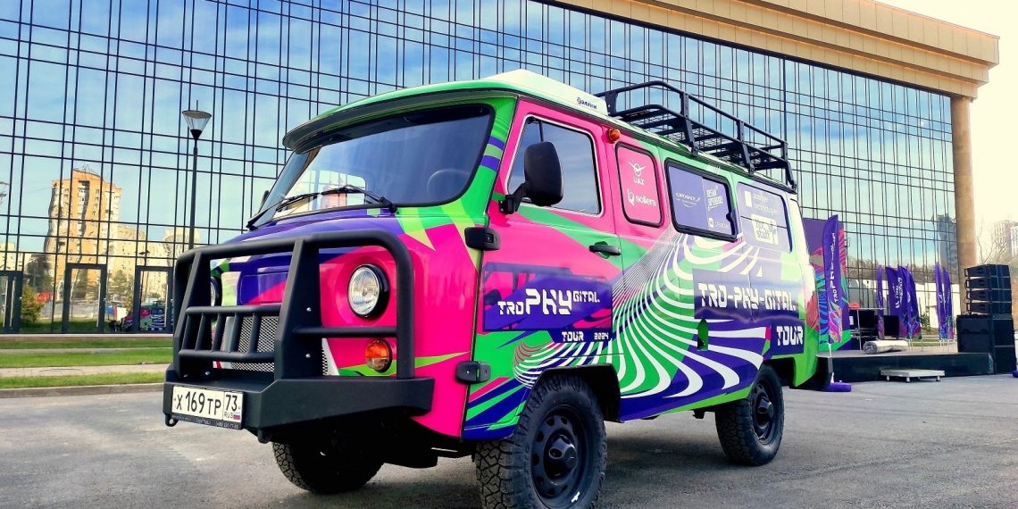 Колонна брендированных ульяновских автомобилей отправилась в интернациональный автопробег