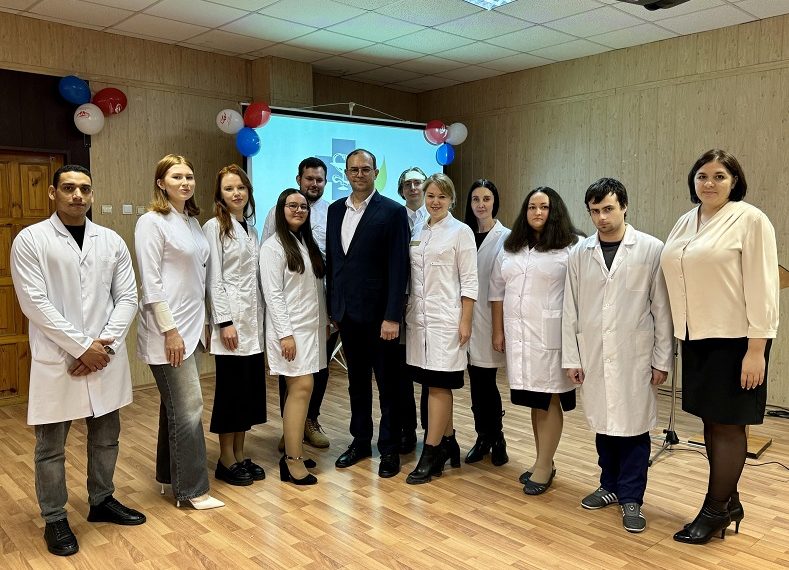 Келин принял в штат более двадцати молодых медиков