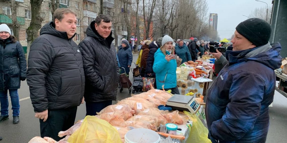 Мэр Ульяновска приценился на сельхозярмарке в Киндяковке