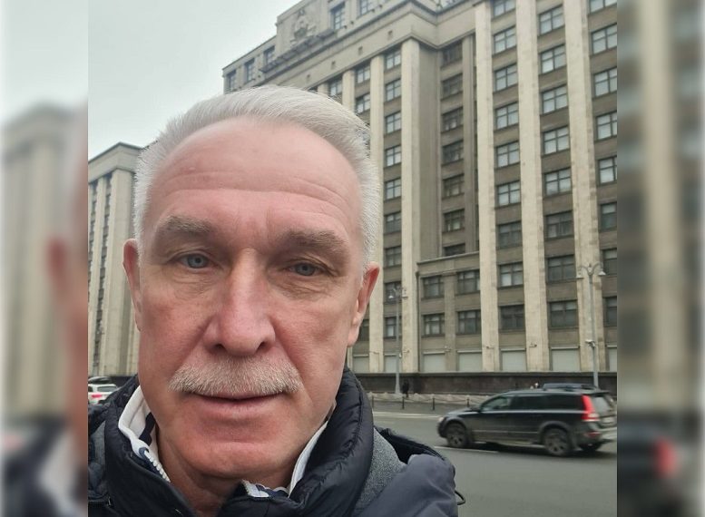 Экс-губернатор Ульяновской области пристыдил курьеров с высшим образованием