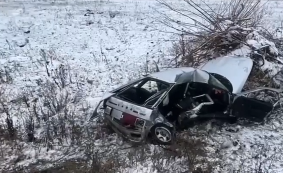 Два человека погибли в лобовом столкновении в Радищевском районе 15 ноября