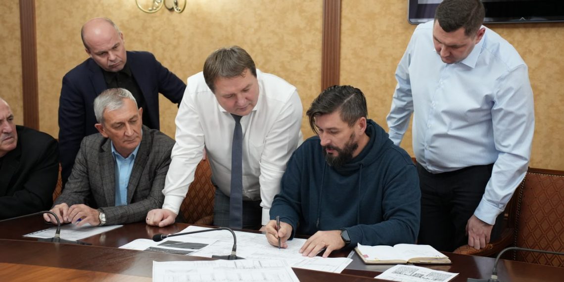 Болдакин обсудил с подрядчиком нюансы предстоящего ремонта Императорского моста