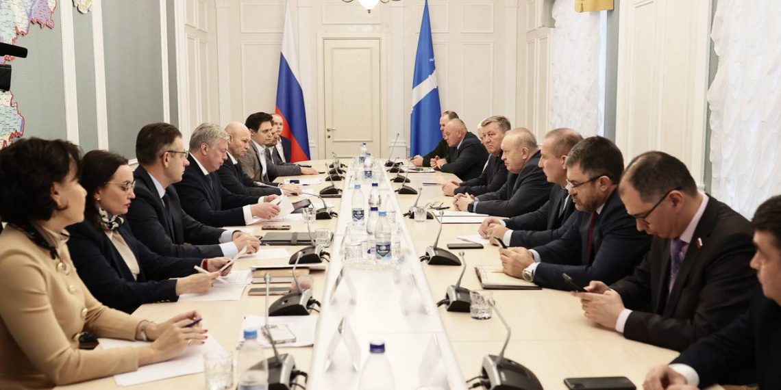 Губернатор встретился с парламентариями перед вторым чтением областного бюджета