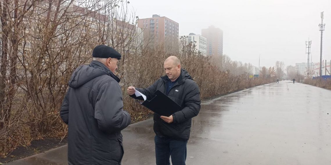 «Застройщик по-тихому оттяпывает пешеходную зону» — ульяновский депутат Мухин