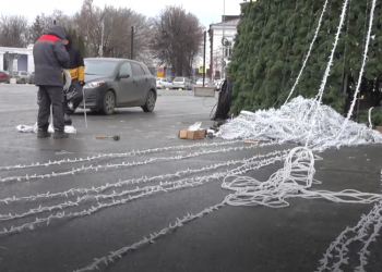 45-метровый светящийся шатёр устанавливают над главной ёлкой Ульяновска