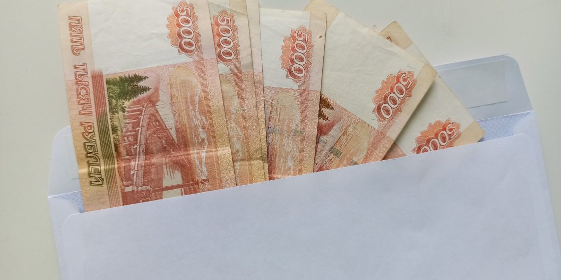 Ульяновцы рассказали об ожидании новогодних премий