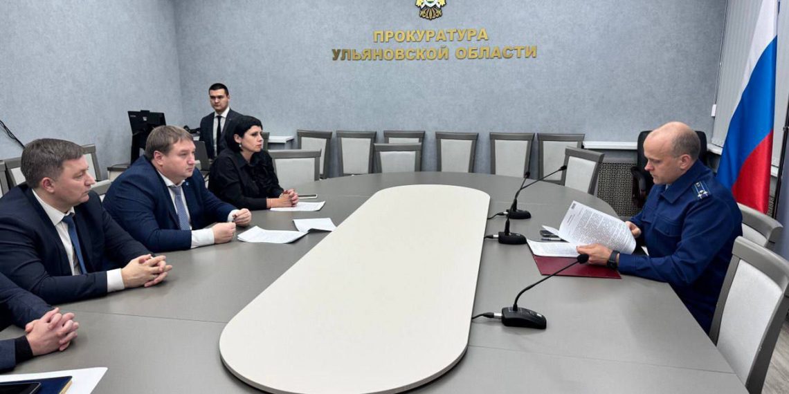 Ульяновский мэр получил предостережение от прокуратуры за нехватку снегоуборочной техники