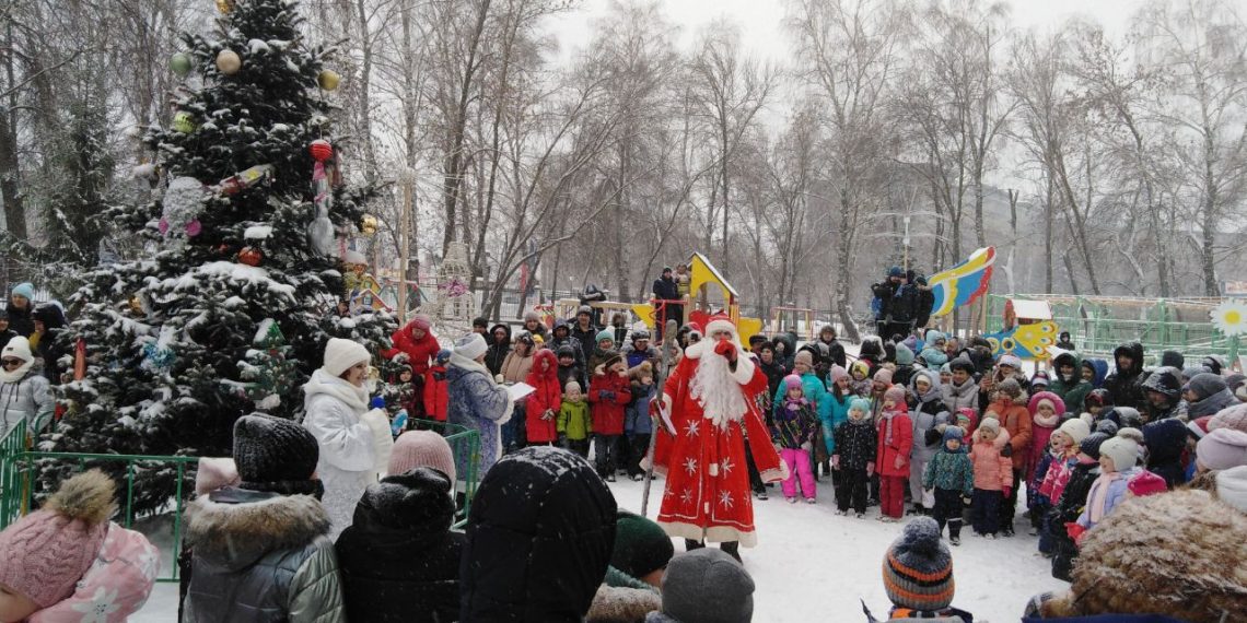 Мэр Ульяновска распорядился обеспечить своевременную уборку мест новогодних гуляний