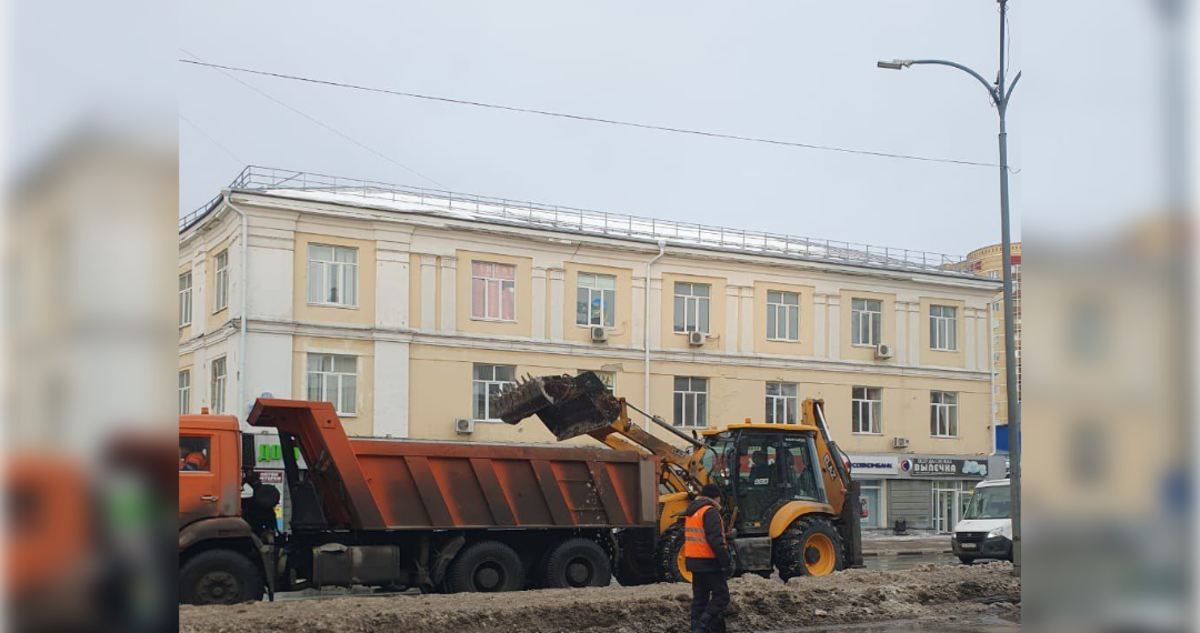 3 января улицы Ульяновска очищают 66 единиц техники и шесть бригад рабочих