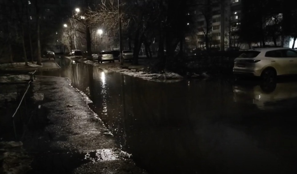 В Дальнем Засвияжье массово отключили воду, Рябикова затопило из-за порыва