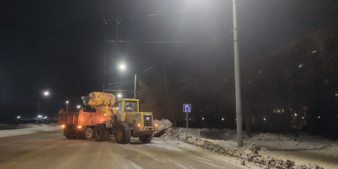 60 тонн пескосоляной смеси высыпали на дороги Ульяновска в Рождественскую ночь