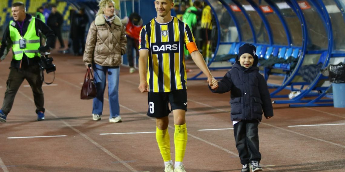 Футболист ульяновской «Волги» Денис Рахманов стал дважды папой