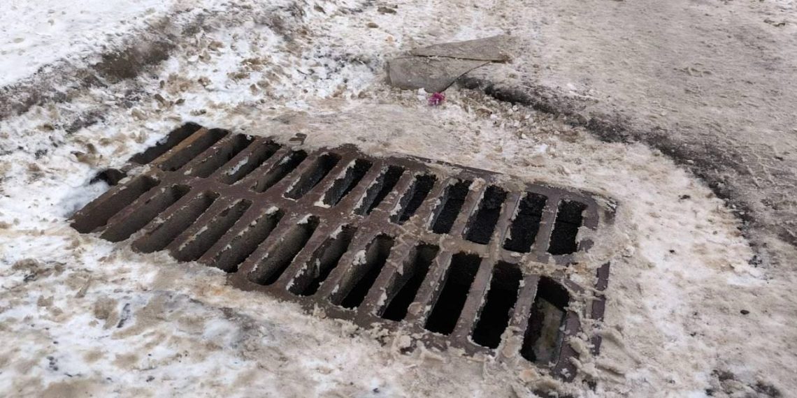 На Камышинской в Ульяновске топит дворы из-за неработающей ливнёвки