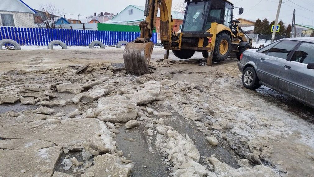 В Белом Ключе выяснили причину обледенения улицы Геологов