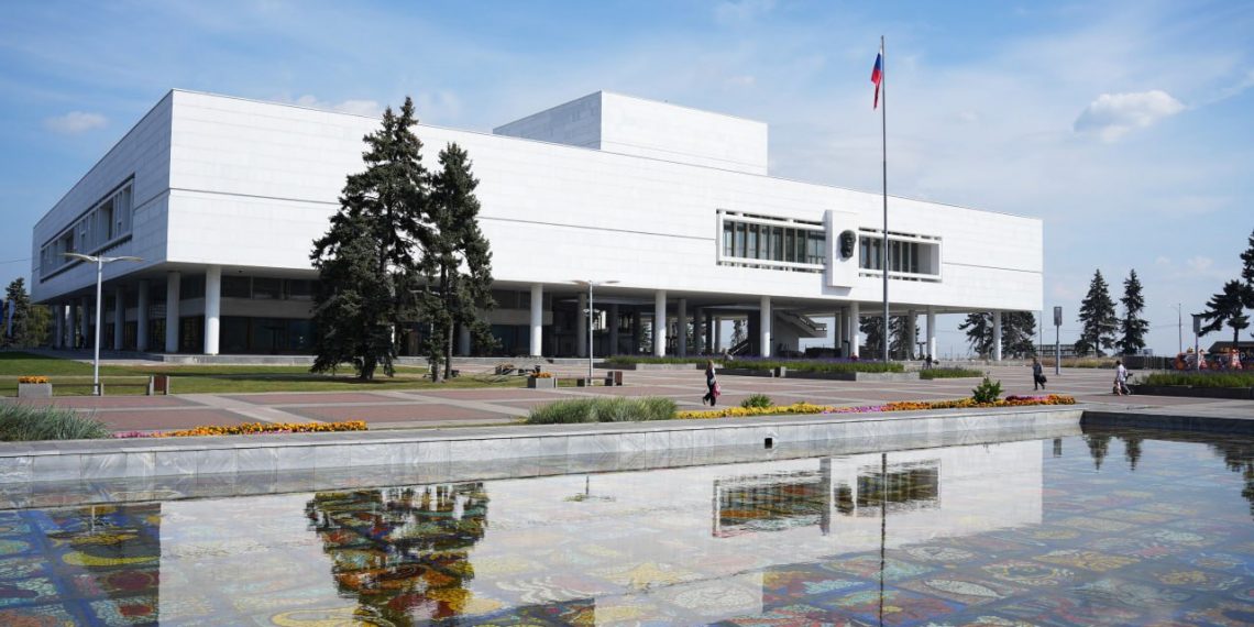 Губернатор и мэр поздравили ульяновцев с днём рождения региона