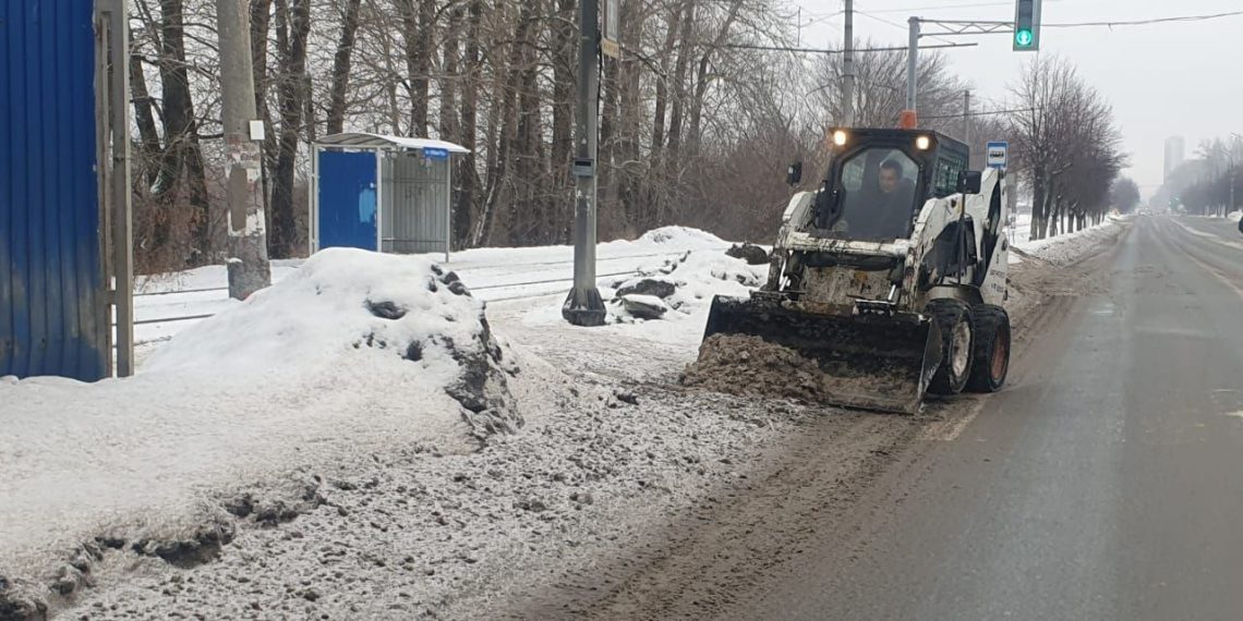 На севере Ульяновска дорожники расширяют проезжую часть