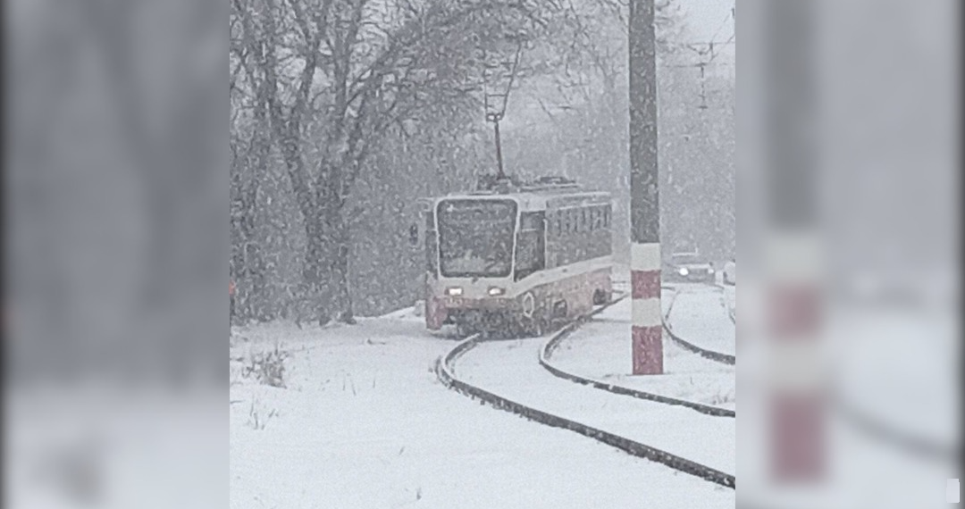 На Локомотивной в Ульяновске трамвай сошёл с рельсов