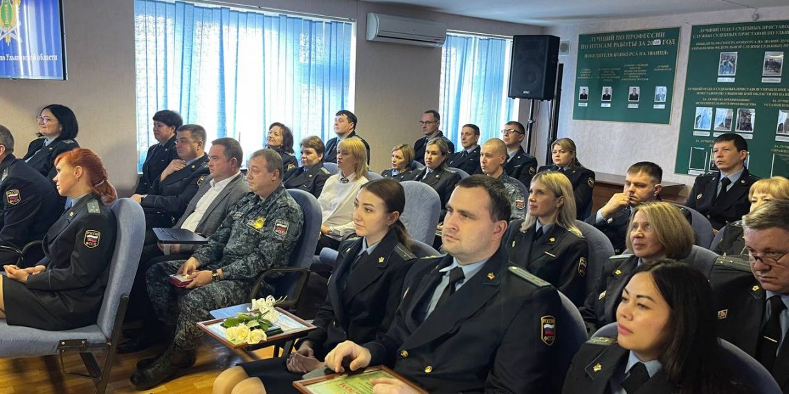 За год ульяновские приставы вернули в областной бюджет более миллиарда рублей